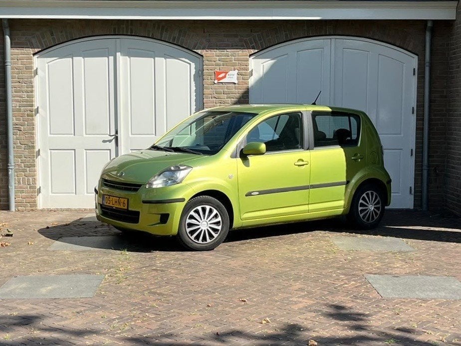 Daihatsu Sirion 2 1.3-16V Sense Nette auto (bj 2010), Auto's, Voorwielaandrijving, Stof, Gebruikt, 4 cilinders