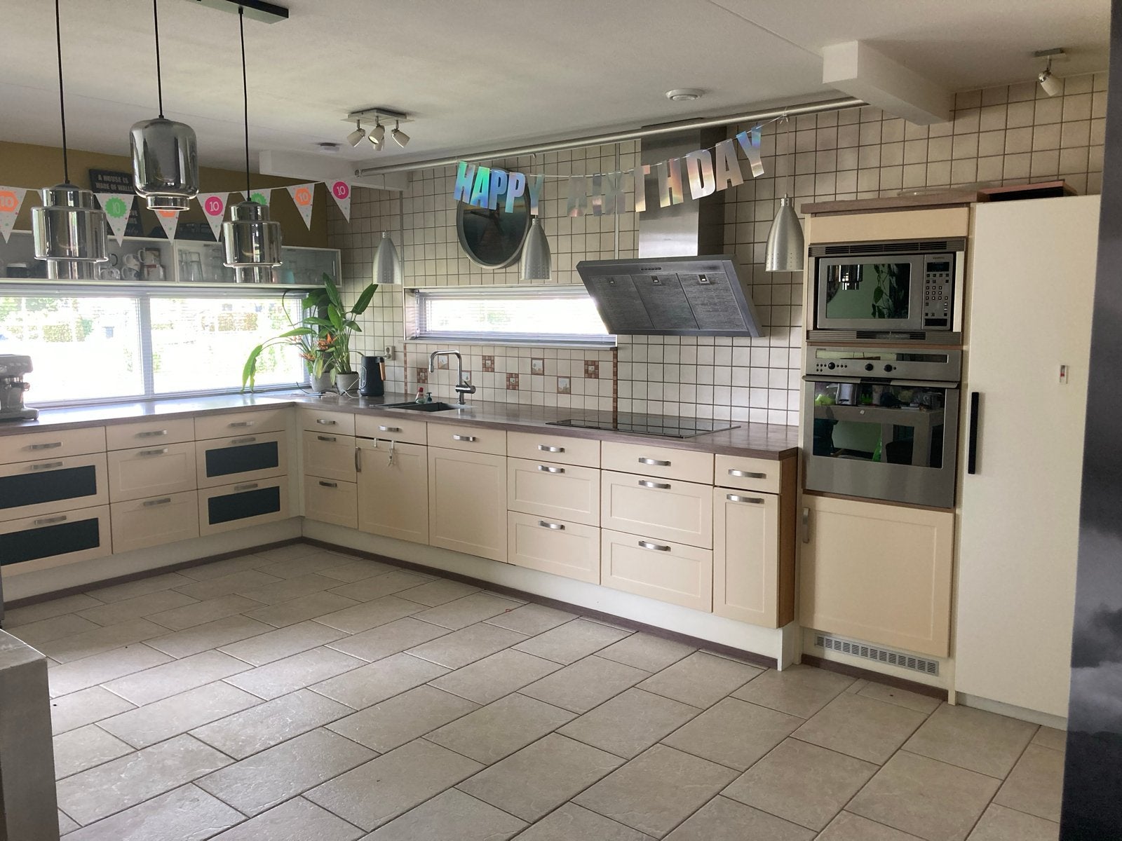 Complete L-keuken met Siemens en AEG inbouwapparatuur, Huis en Inrichting, Keuken | Complete keukens, Ophalen, Gebruikt, Hoekkeuken