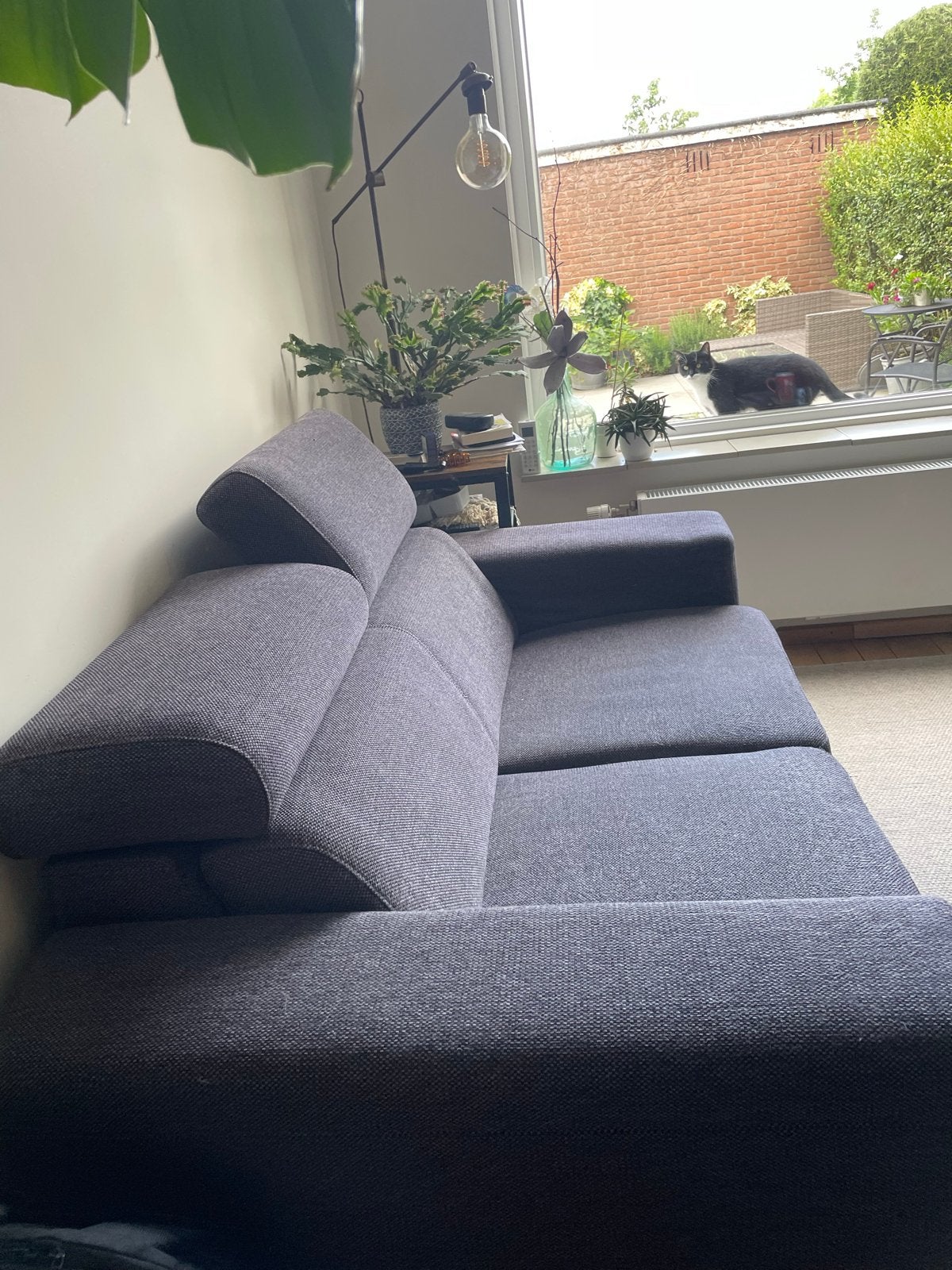 Comfortabele twee-zitsbank met verstelbare hoofdsteunen, Huis en Inrichting, Gebruikt, 150 tot 200 cm, Tweepersoons, 75 tot 100 cm