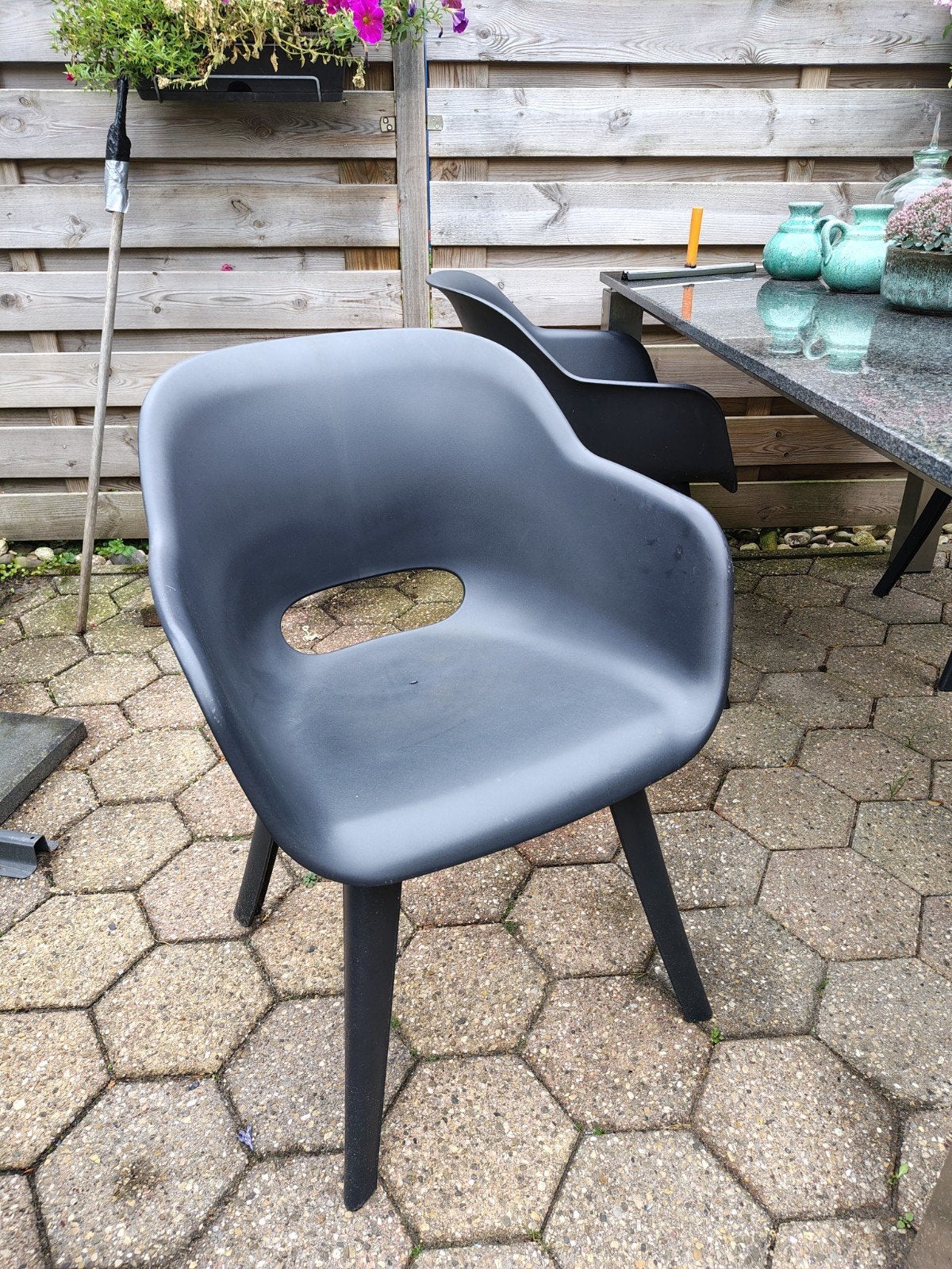 4 stuks Keter Akola tuinstoel - Zwart, Tuin en Terras, Tuinstoelen, Ophalen, Zo goed als nieuw, Kunststof