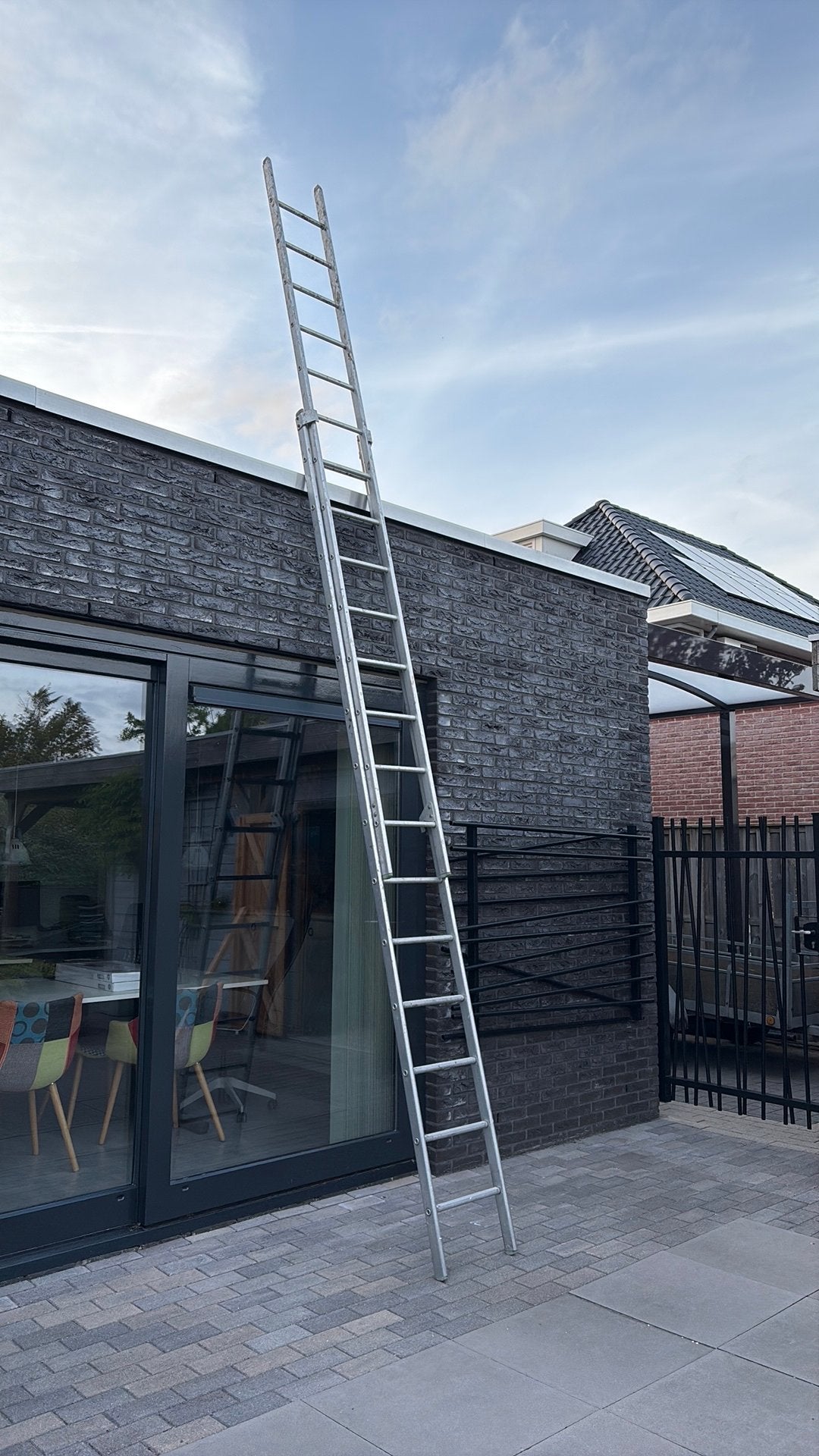 Stevige uitschuifbare ladder - Ideaal voor klussen, Gebruikt, Ophalen of Verzenden, Ladder, Opvouwbaar of Inschuifbaar