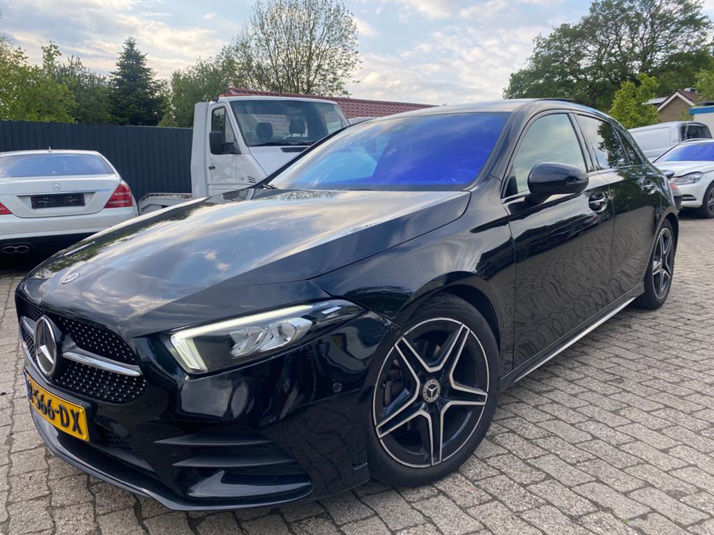 Mercedes-Benz A180 AMG Aut Navi Pano 18 Inch Leer Vol!! 2022, Auto diversen, Schadeauto's, Automaat, Zwart, Mercedes-Benz, Ophalen of Verzenden
