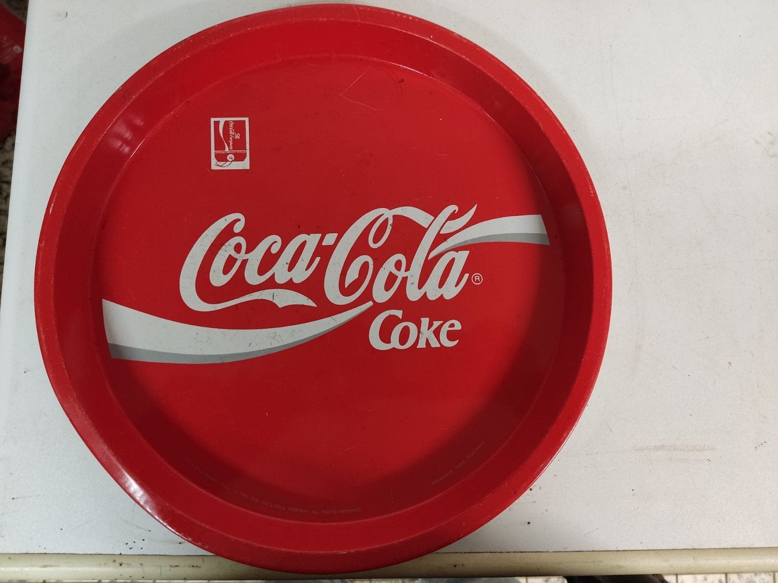 Vintage Coca-Cola Dienblad - Rood Metaal, Vintage, Gebruikt, Ophalen of Verzenden, Metaal
