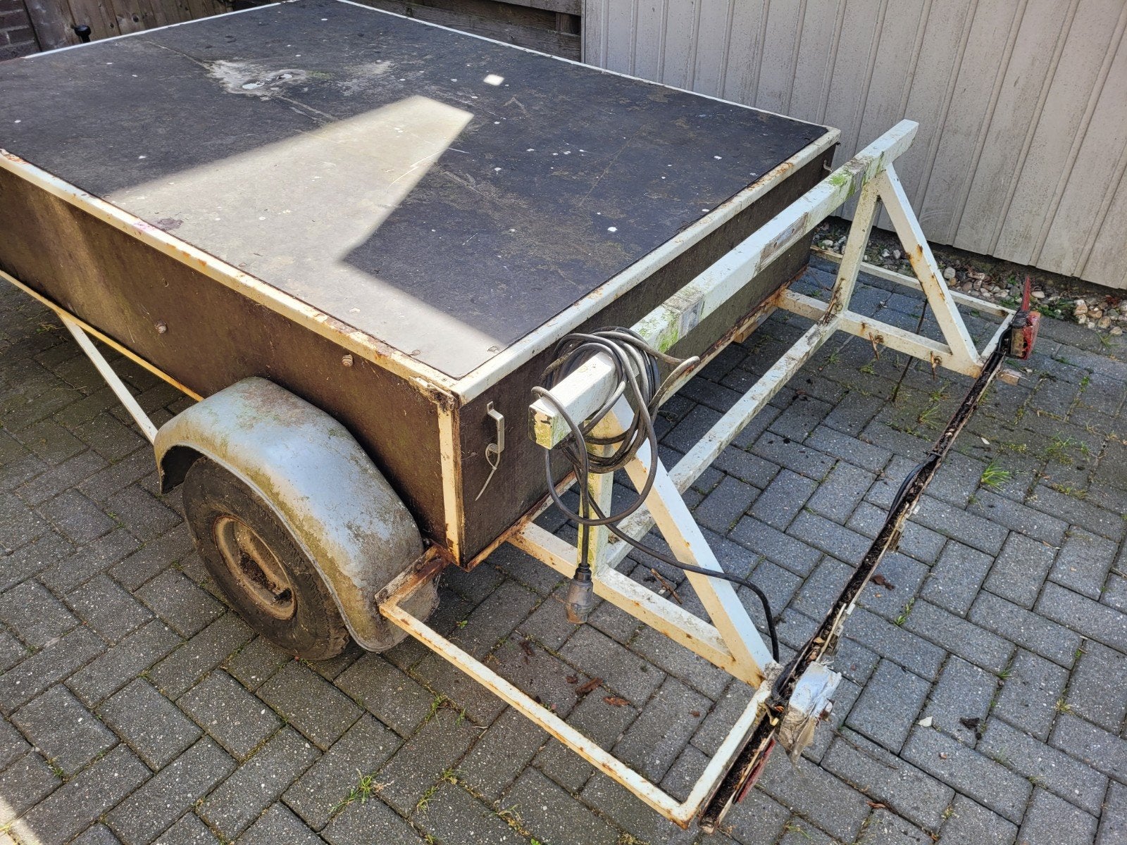 Handige kar bagage wagen 
Rommelmarkt kar 
Met schuifwanden, Ophalen
