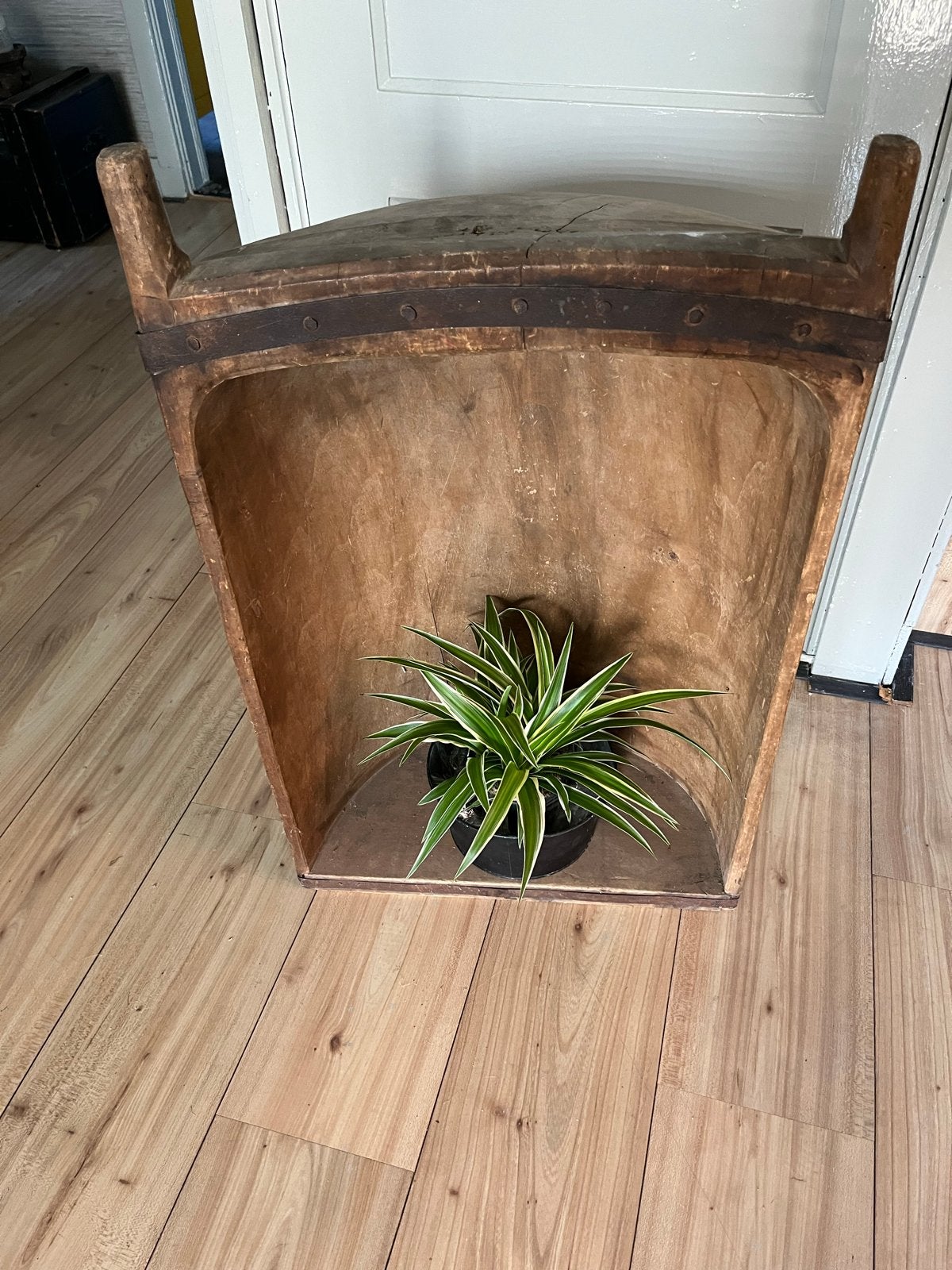 Antieke houten trog / voederbak, Ophalen