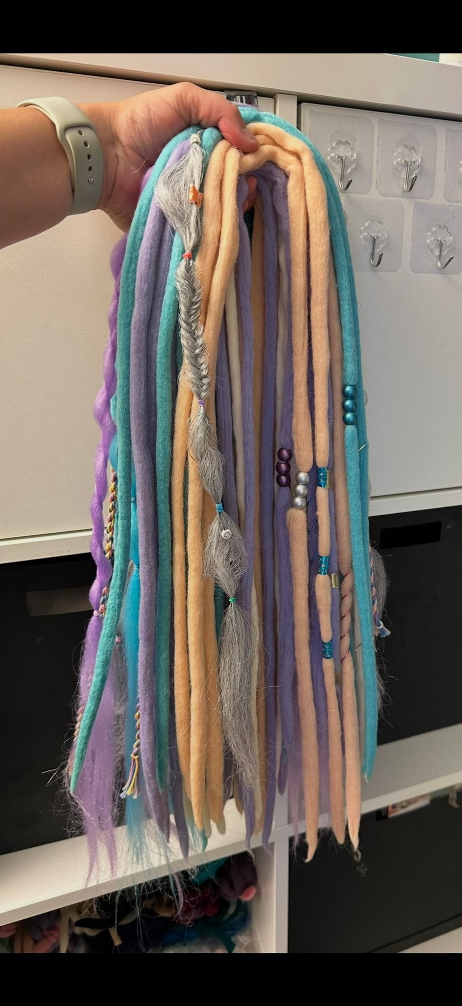 Woldreads - Pastelkleurige Dreads met Decoraties, Ophalen of Verzenden, Nieuw, Pruik of Haarverlenging