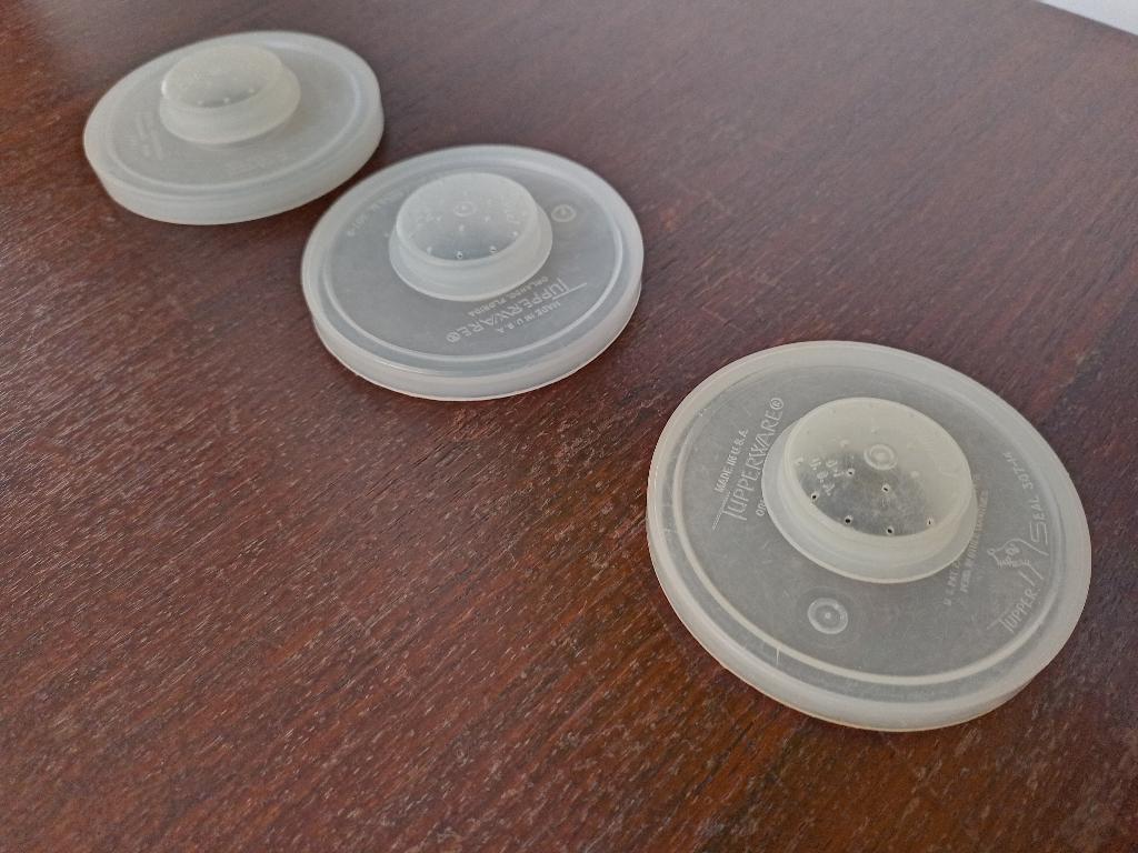 3 deksels van Tupperware met dop te koop, Huis en Inrichting, Keuken | Tupperware, Gebruikt, Overige typen, Wit, Ophalen of Verzenden