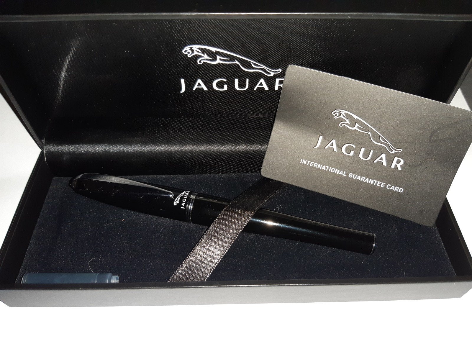Jaguar vulpen met 18K - 750 gouden penpunt made by Aquila, Ophalen of Verzenden, Gebruikt, Vulpen, Overige merken