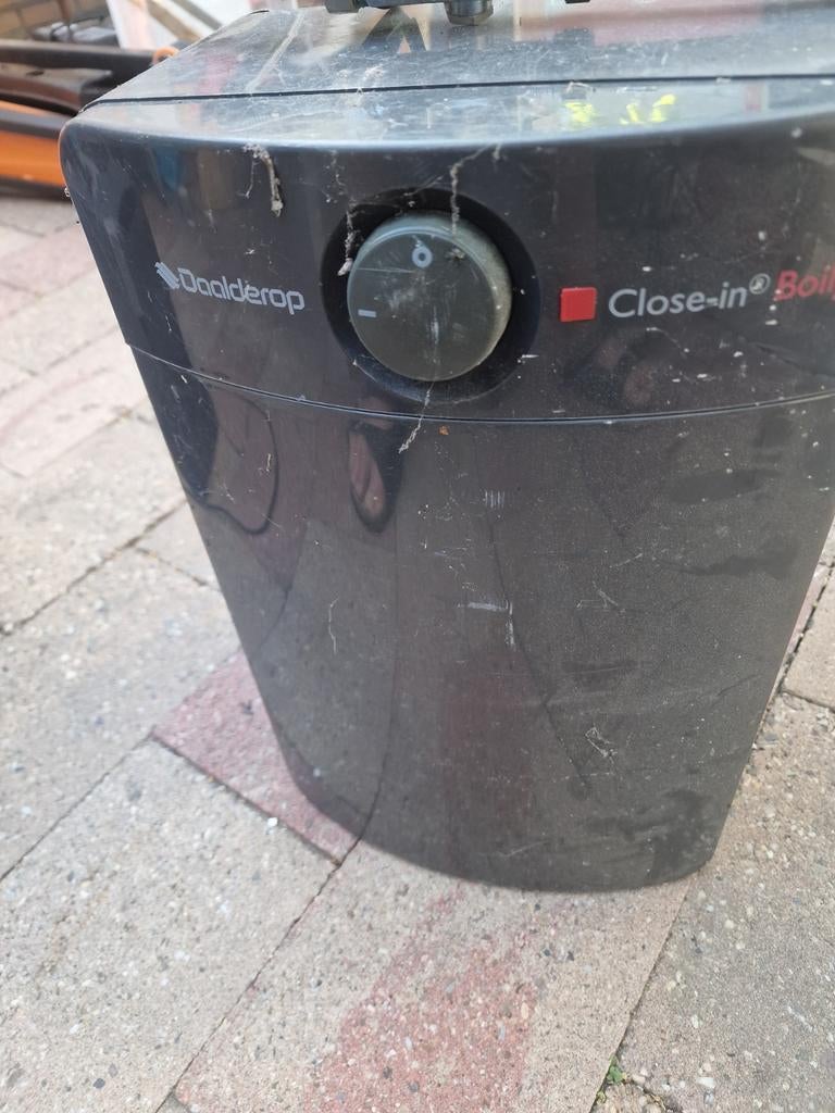 Itho Daalderop Close-in Boiler 10L, Doe-het-zelf en Verbouw, Geisers en Boilers, Gebruikt, Aardgas, Minder dan 20 liter, Ouder dan 10 jaar