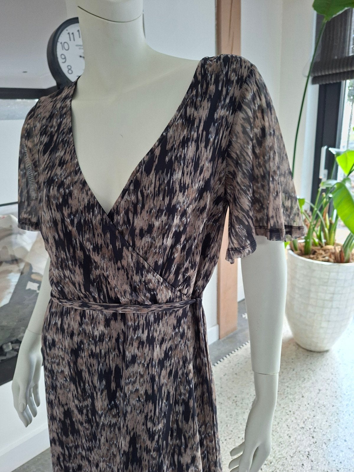 Jurk wrap overslag M 38 40 zwart taupe beige wikkeljurk, Kleding | Dames, Maat 38/40 (M), WE, Zwart, Ophalen of Verzenden