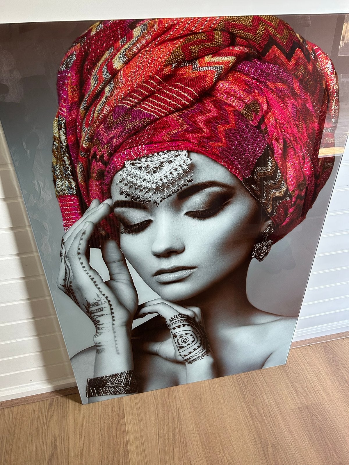 Moderne wanddecoratie: Vrouw met hoofddoek en henna, Ophalen, 75 – 100, 50 tot 75 cm, Print