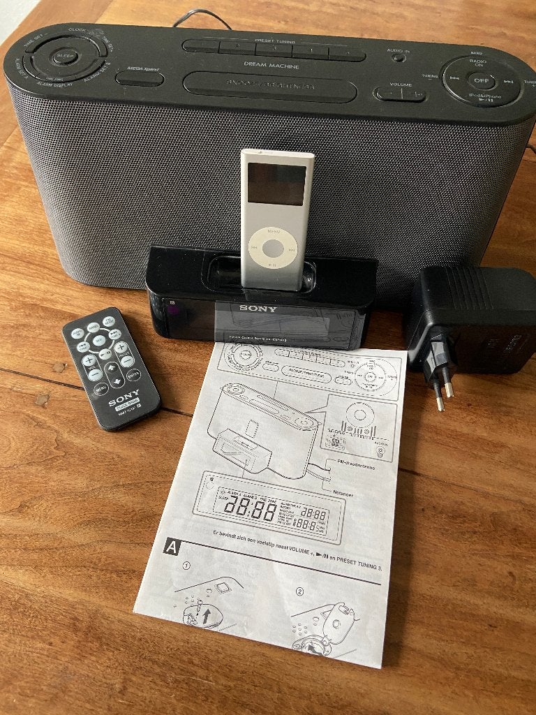FM/AM Clock Radio met Ipod, Ophalen, Zo goed als nieuw, Transistorradio