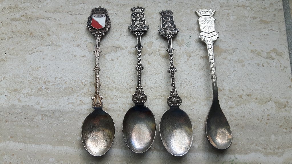 Set van 4 vintage herinneringslepels - provincies, Antiek en Kunst, Curiosa en Brocante, Ophalen of Verzenden
