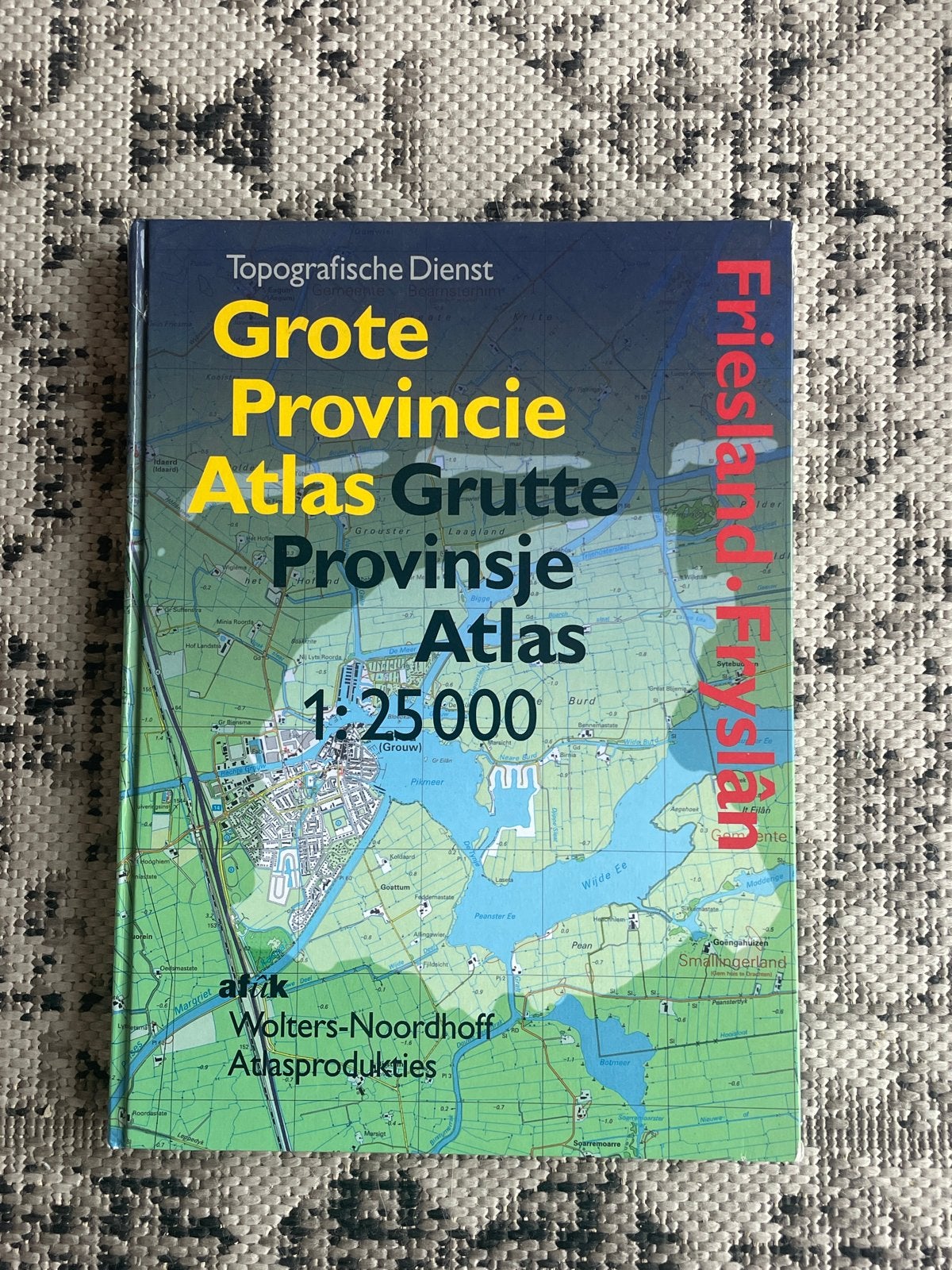 Grote Provincie Atlas Fryslân 1:25.000 - Wolters-Noordhoff, Boeken, Overige atlassen, 2000 tot heden, Ophalen of Verzenden, Zo goed als nieuw