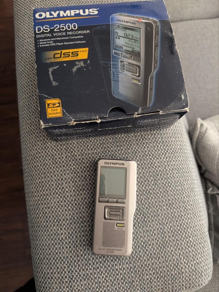 Olympus voice recorder ds2500, Ophalen of Verzenden