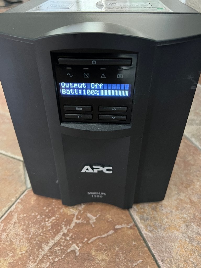 APC Smart-UPS noodvoeding type SMT 1500IC, Computers en Software, Ophalen, Zo goed als nieuw