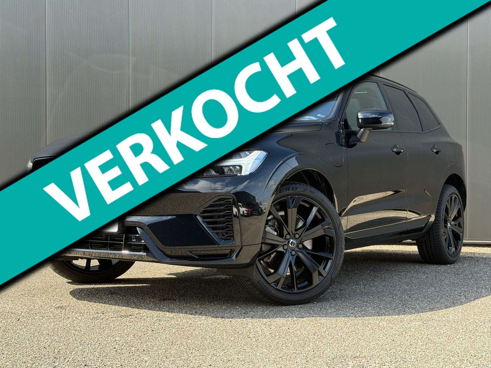 Volvo XC60 2.0 T8 Plug-in AWD Ultra Black Edition Luchtverin, Auto's, Automaat, Gebruikt, 4 cilinders, 1969 cc