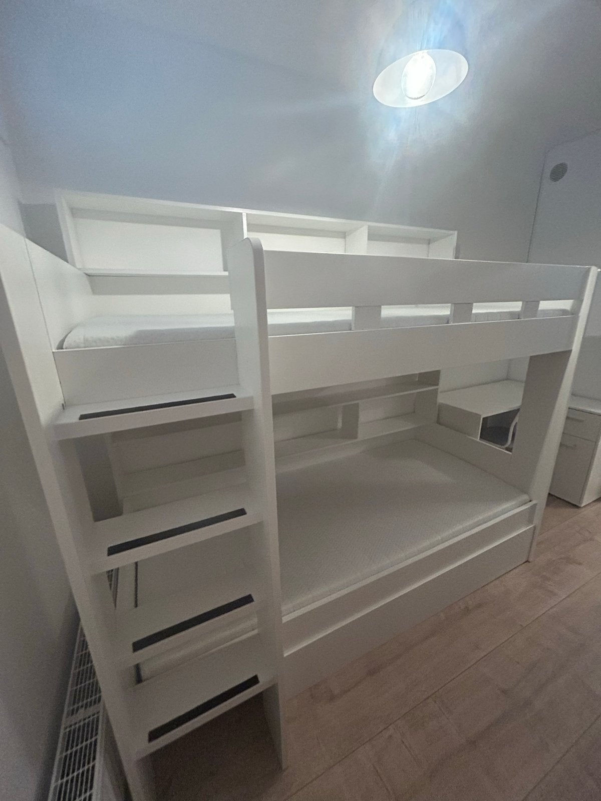 ZATERDAG WEG Wit Stapelbed met Bedlade en Matras - Gebruikt, Huis en Inrichting, Slaapkamer | Stapelbedden en Hoogslapers, Ophalen