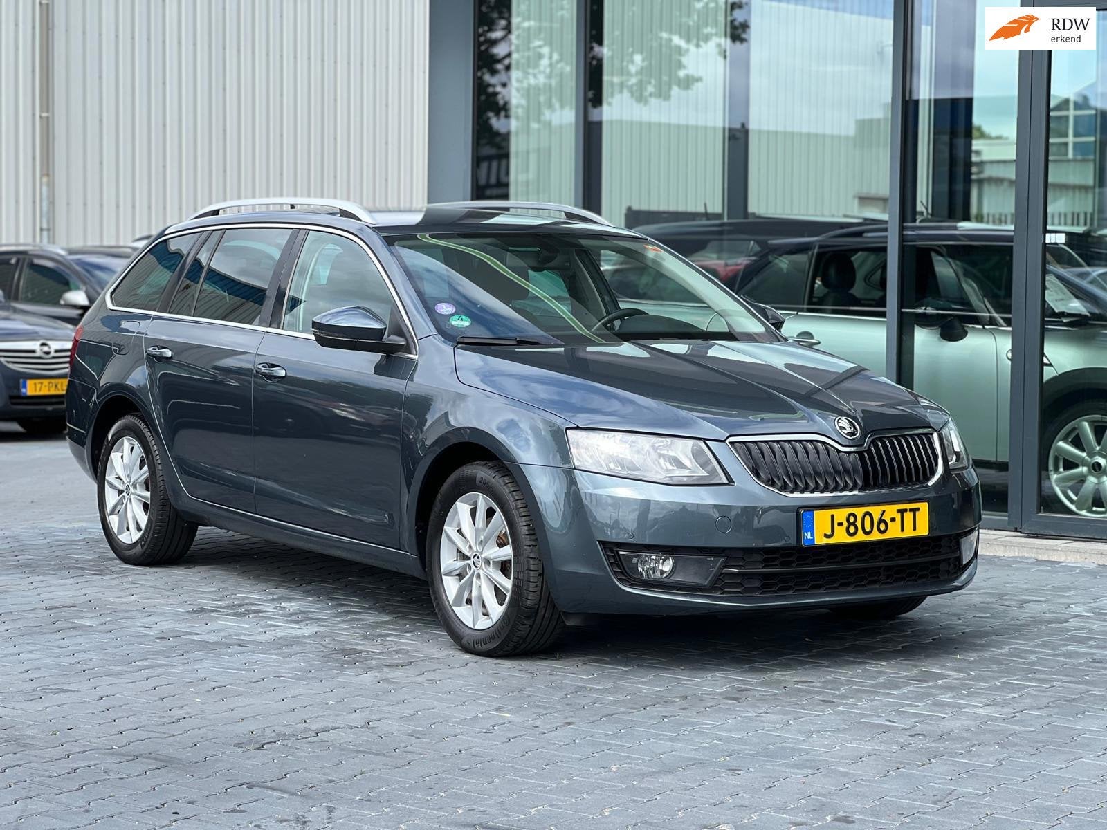 Skoda Octavia Combi 1.2 TSI GREENTECH STYLE AIRCO NAVI LMV, Auto's, Skoda, Voorwielaandrijving, Stof, Gebruikt, Euro 6