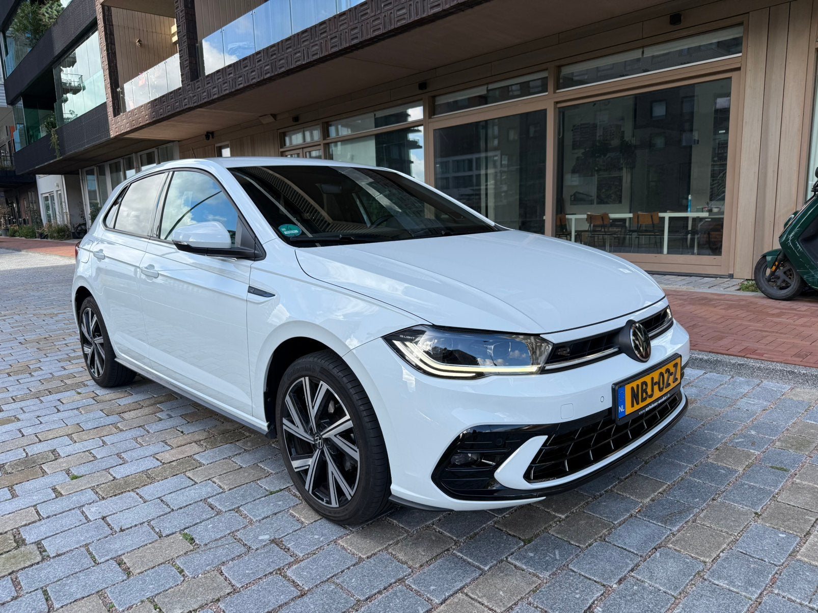 VW Polo R-Line 110pk DSG | Camera | Beats | IQ.DRIVE |, Wit, Elektrische ramen, 3 cilinders, 1100 kg