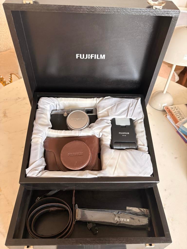 Fujifilm FinePix X100 Limited Edition, Compact, Ophalen of Verzenden, Zo goed als nieuw, Fuji