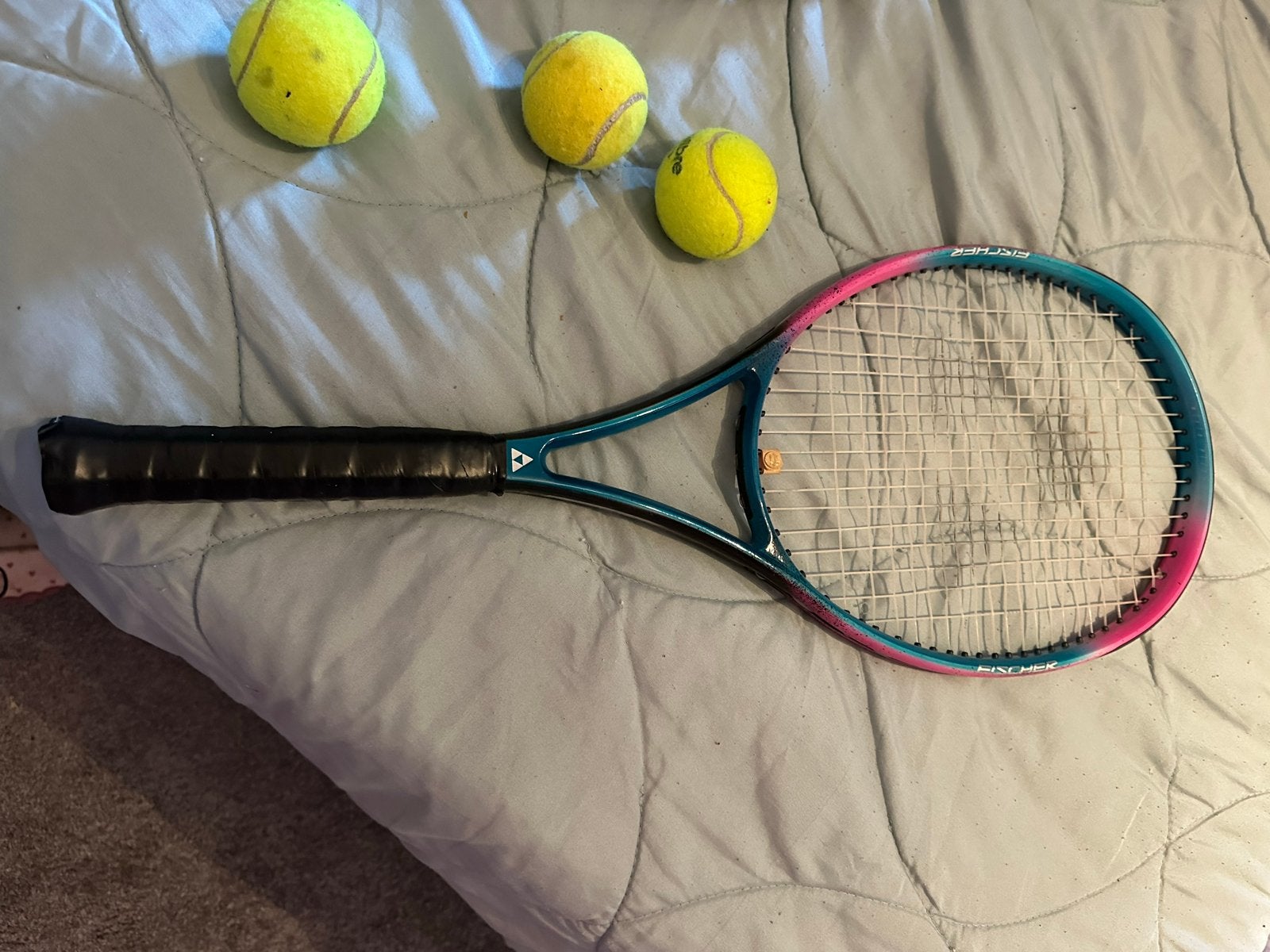 2 tennisrackets met ballen - Fischer en Tecnifibre, Sport en Fitness, Tennis, Ophalen of Verzenden, Gebruikt, Racket, Overige merken