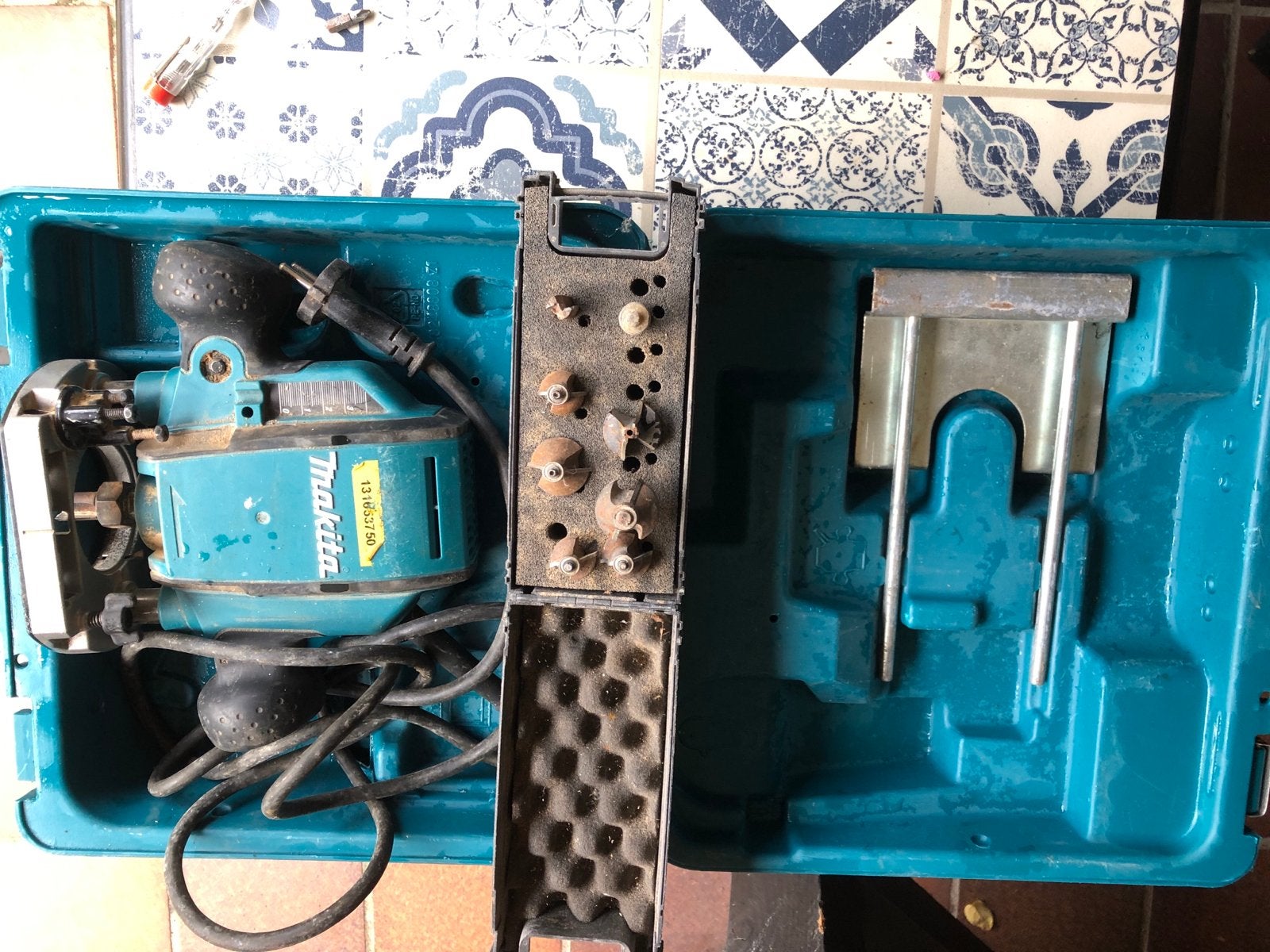 Makita bovenfrees met accessoires - Gebruikt, Ophalen of Verzenden, Gebruikt, Elektrisch, Overige soorten