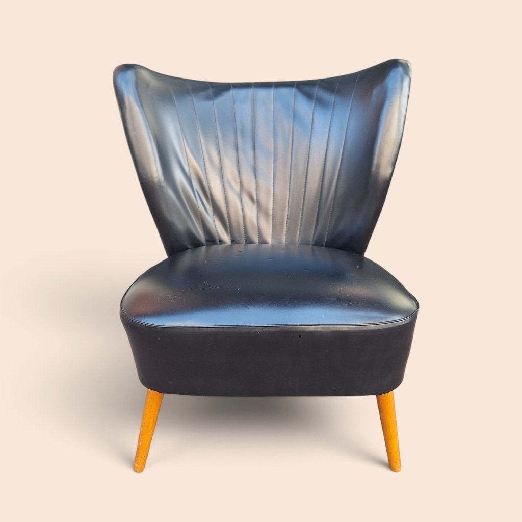 Vintage fauteuil zwart kunstleer met houten poten, Gebruikt, Minder dan 75 cm, Onbekend, Onbekend