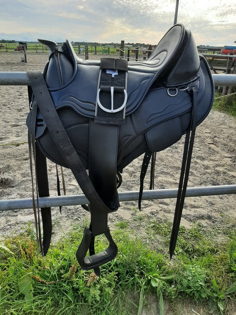 boomloos westernzadel Edix Tiamo, Dieren en Toebehoren, L (17.5 inch), Ophalen of Verzenden, Zo goed als nieuw, Middel