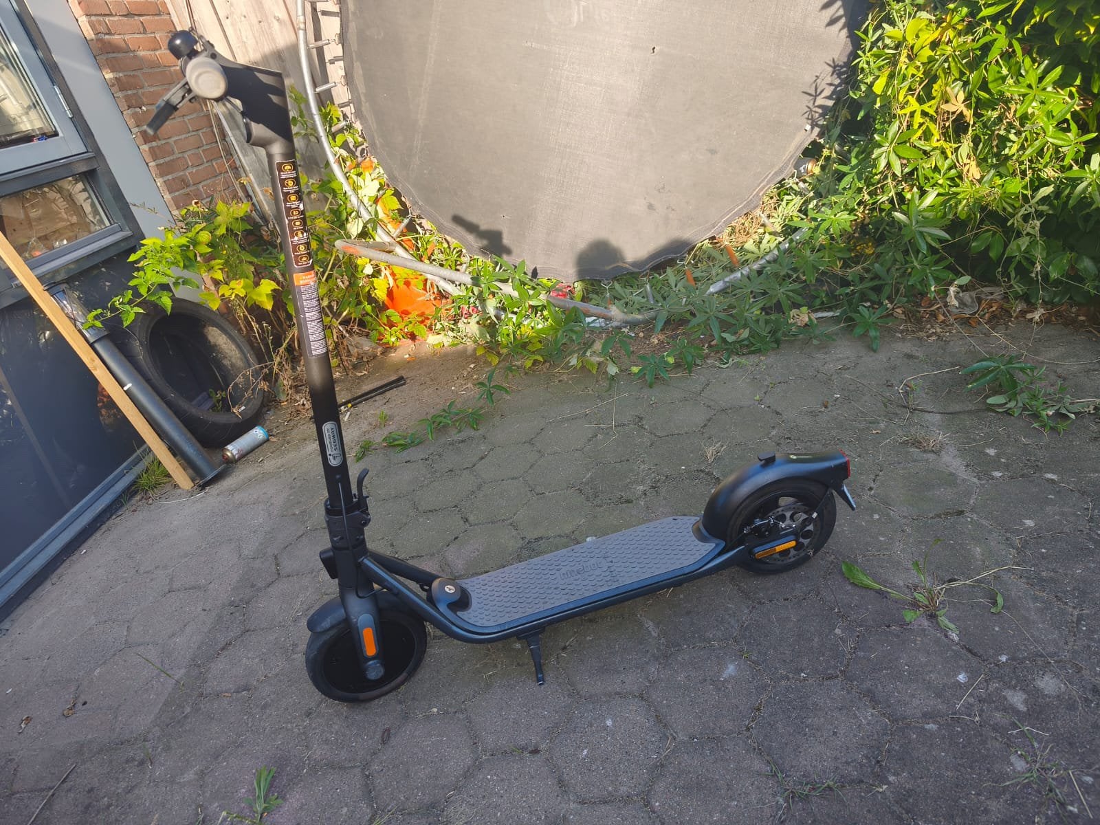 Segway Ninebot Kickscooter F25e excl. lader, Fietsen en Brommers, Steps, Ophalen, Zo goed als nieuw, Elektrische step (E-scooter)