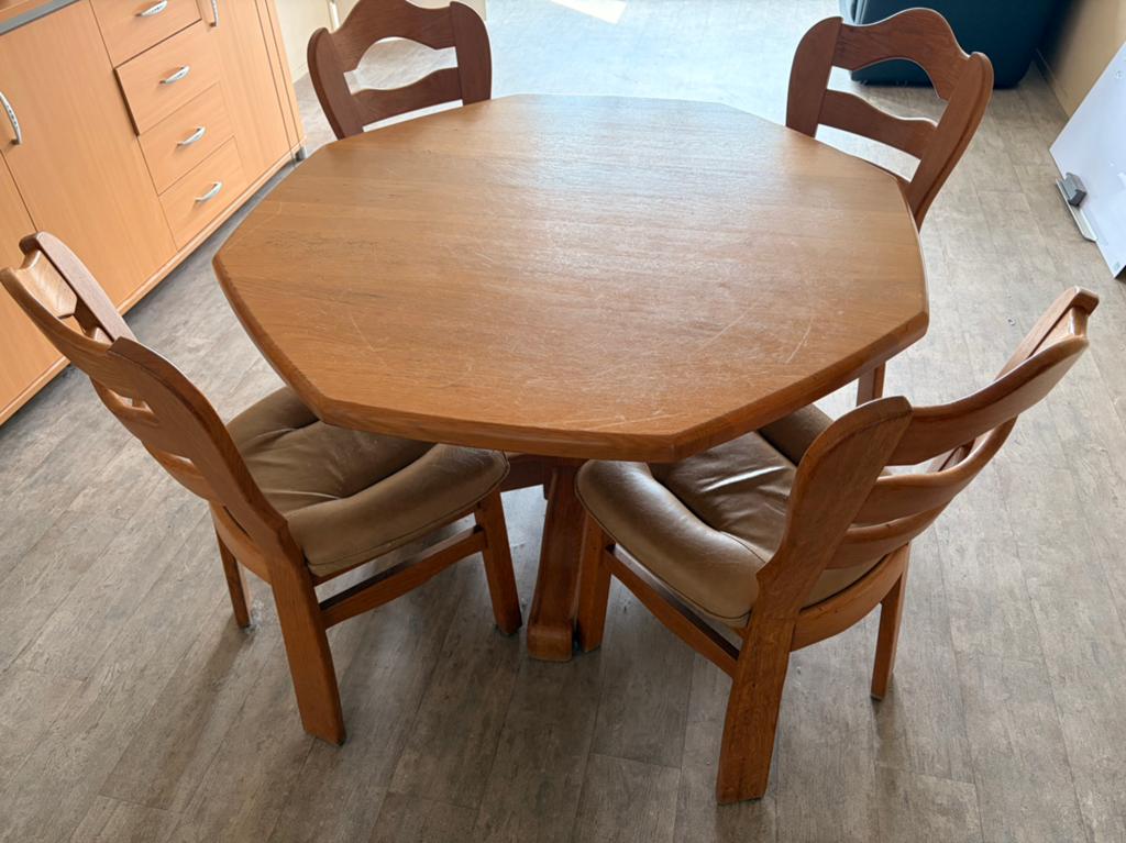Eettafel met vier stoelen, Huis en Inrichting, Tafels | Eettafels, Ophalen, Gebruikt, 100 tot 150 cm, Rond