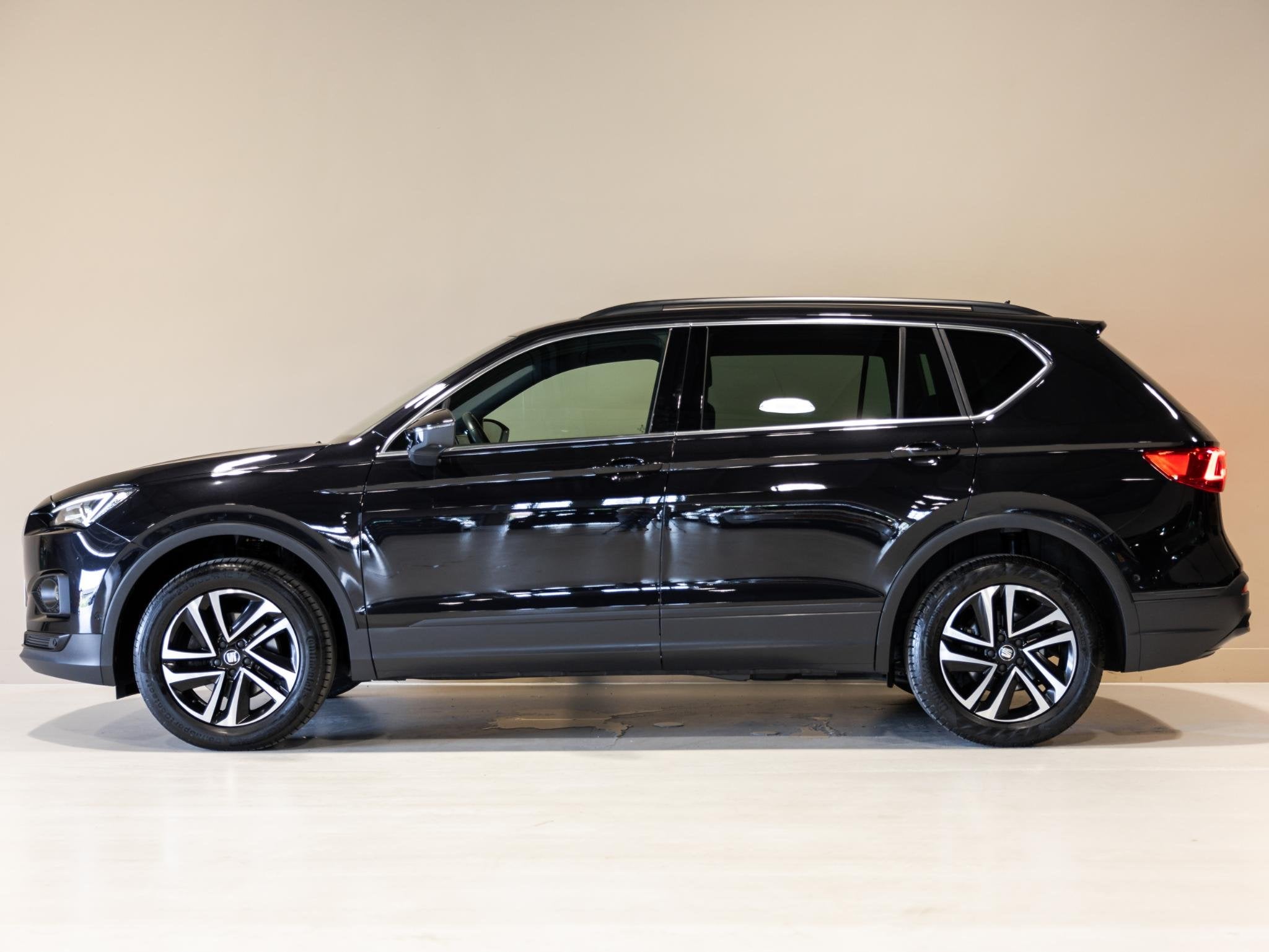SEAT Tarraco 1.5 TSI Style Business Intense / 150pk / Achter, Auto's, Dealer onderhouden, Stof, 4 cilinders, Zwart
