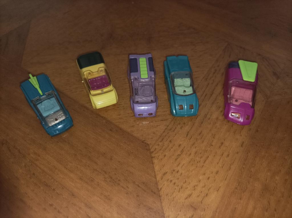 Kinder Ferrero autootjes 5stuks, Verzamelen, Ophalen of Verzenden, Zo goed als nieuw, Hardplasticfiguren