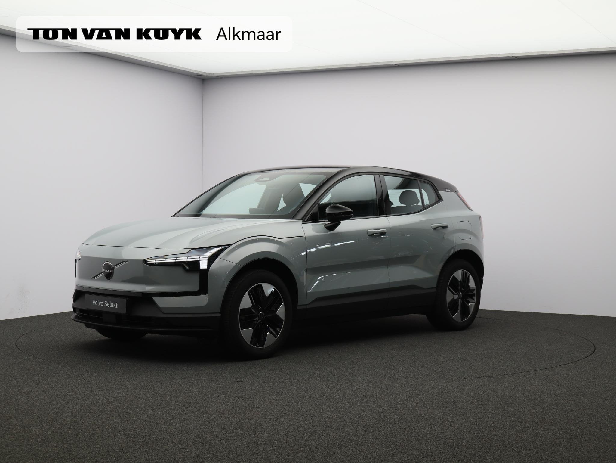 Volvo EX30 Single Motor Plus 51 kWh / Stoel+Stuurverwarming