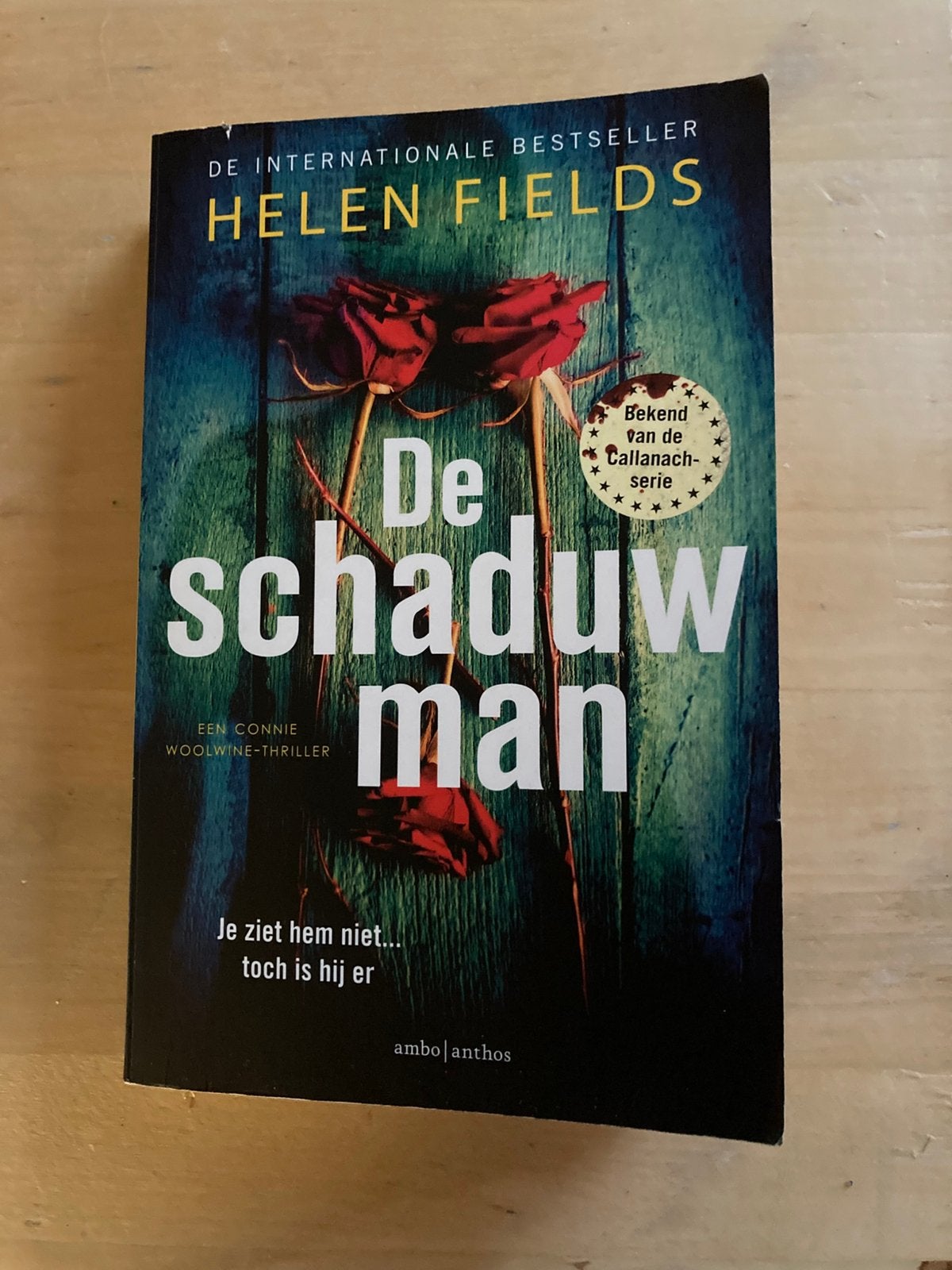 Helen Fields  de schaduwman, Ophalen of Verzenden, Gelezen, Amerika