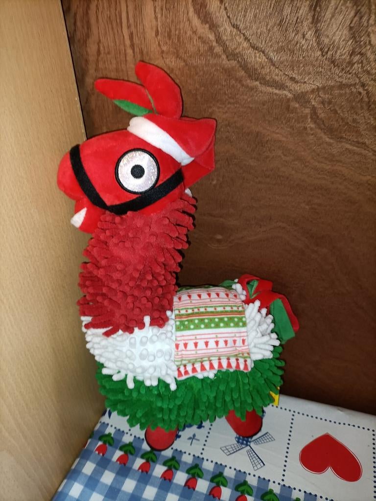 Lama Fortnite knuffel kerst uitvoering Paws 33 cm groot, Ophalen of Verzenden, Zo goed als nieuw, Overige typen