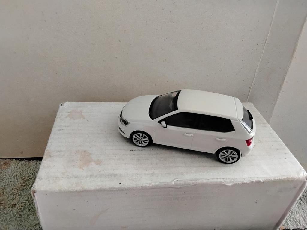 SKODA FABIA       SCHAAL     1:43, Ophalen of Verzenden, Auto, Overige merken