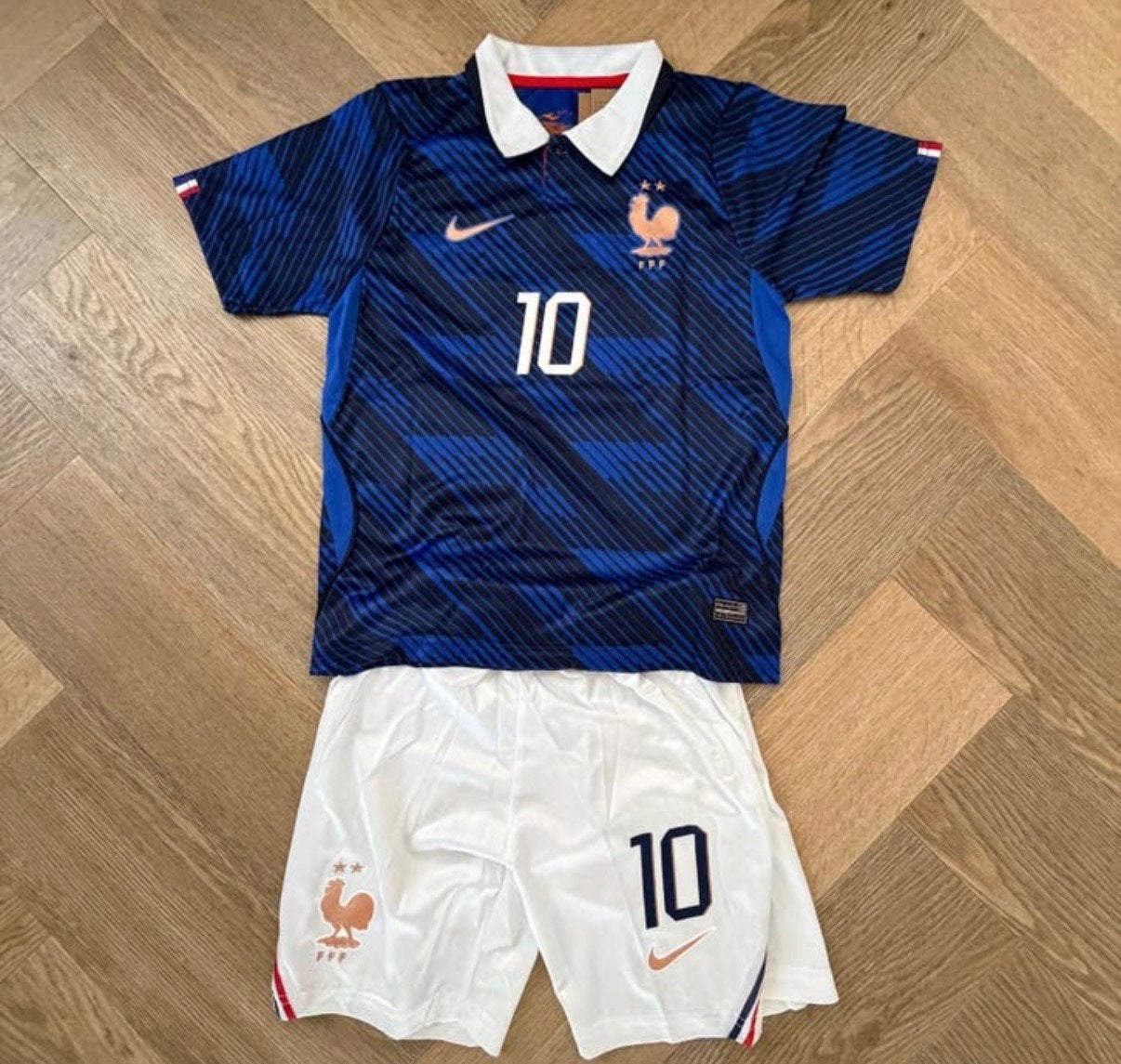 Frankrijk tenue Mbappé #10 - Kinderen, Ophalen of Verzenden, Zo goed als nieuw, Jongen of Meisje