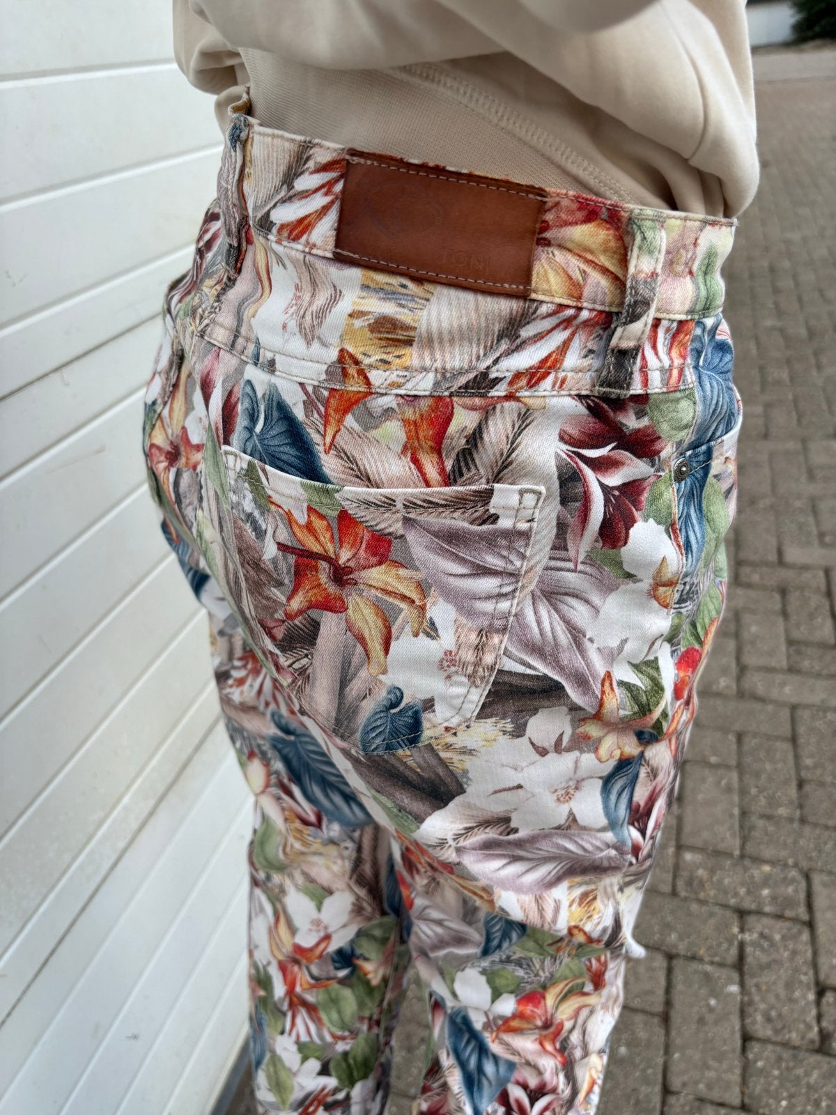 Toni Perfect Shape bloemenprint broek maat 40, Maat 38/40 (M), Meerkleurig, Ophalen of Verzenden, Zo goed als nieuw