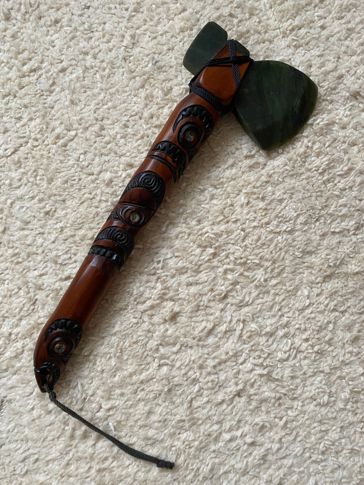 Māori Pounamu Toki (bijl) uit Nieuw-Zeeland, Hout, Ophalen of Verzenden, Overige herkomsten, Gesneden
