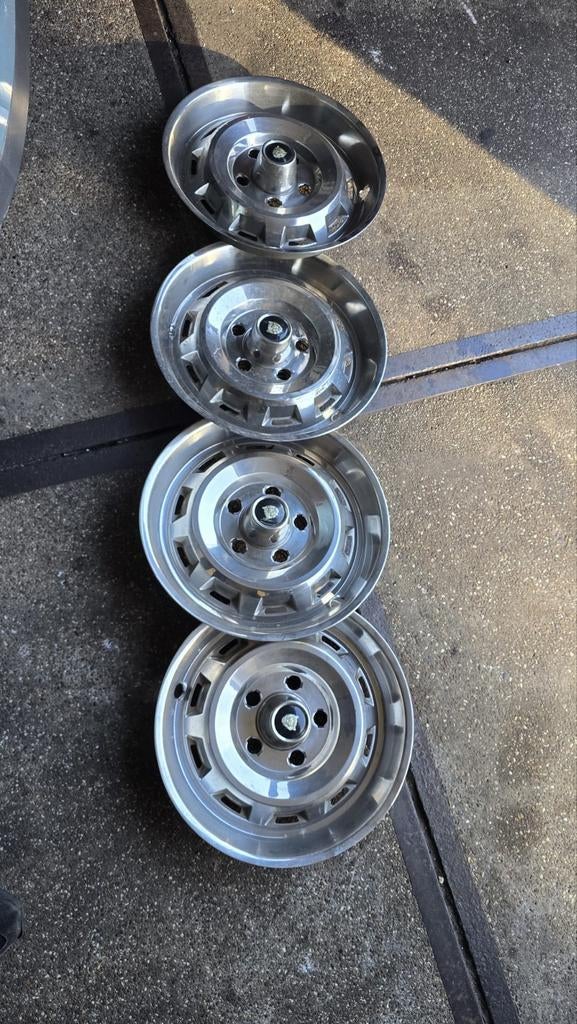 3 setjes originele wieldoppen Jaguar XJ6 15 inch, Ophalen of Verzenden
