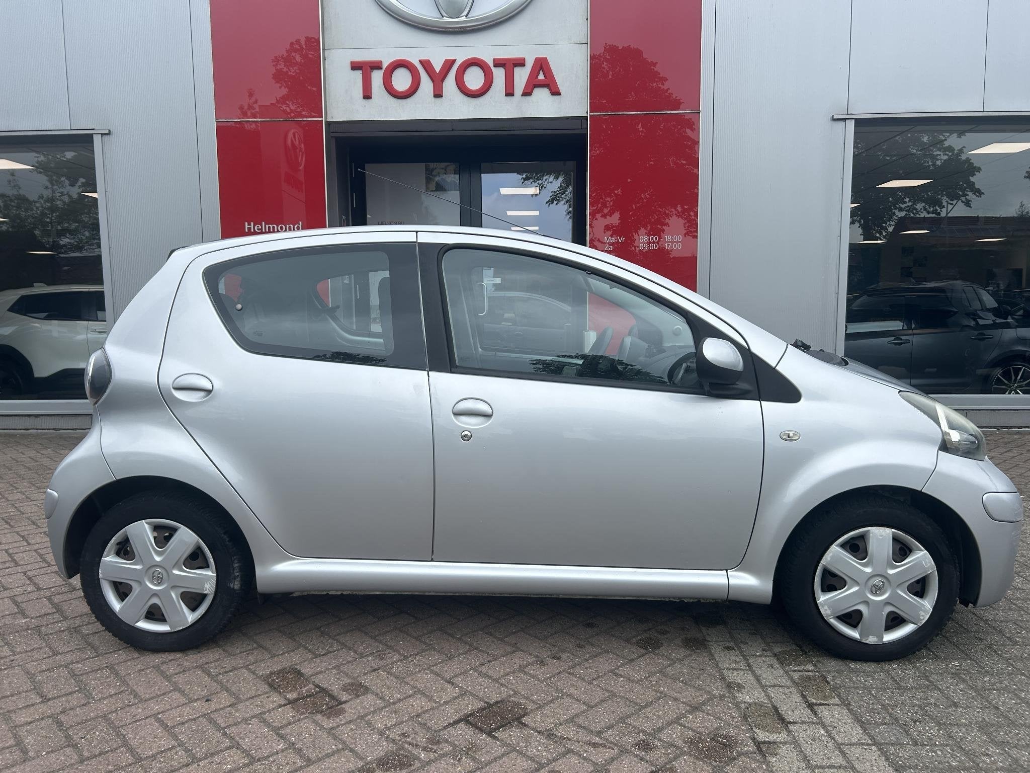 Toyota Aygo 1.0-12V Comfort | Allweather banden | Airco | Pe, Voorwielaandrijving, Stof, Gebruikt, 4 stoelen