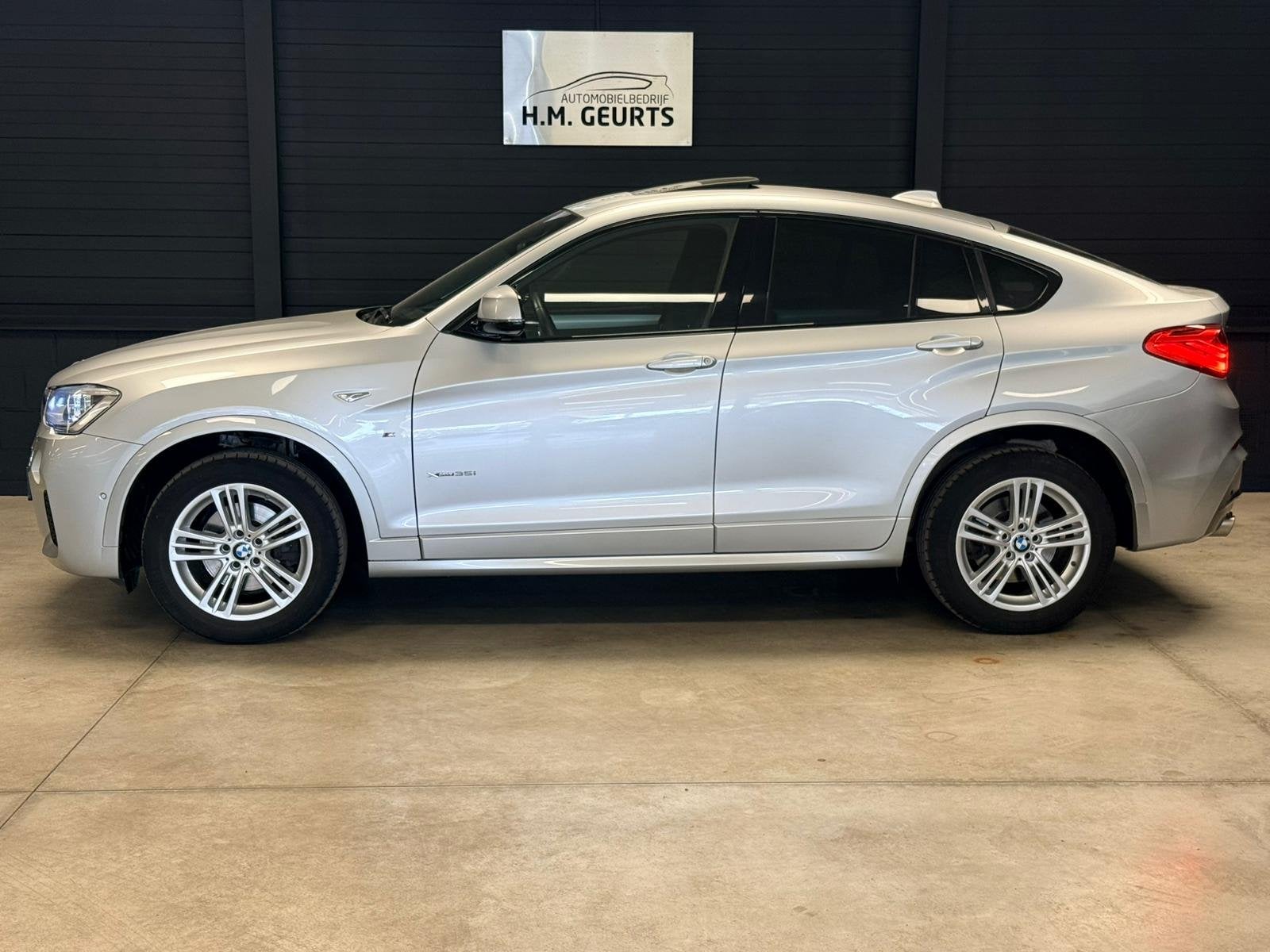 BMW X4 xDrive35i High Executive M Sport | 306pk | Pano | HUD, Auto's, Automaat, Dealer onderhouden, Gebruikt, Zwart