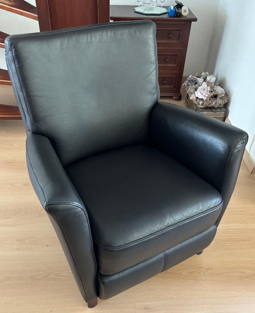 Zwart leren fauteuil – compact formaat – nette staat, Huis en Inrichting, Fauteuils, Gebruikt, Leer, 50 tot 75 cm, 75 tot 100 cm