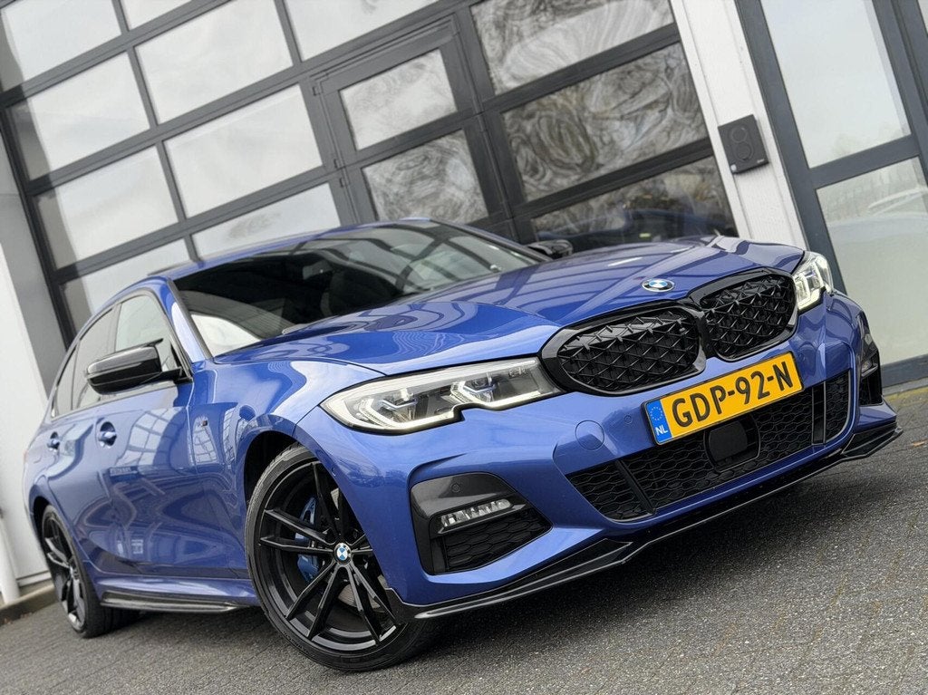 BMW 3-serie 330e High Exc / M340i Ed / Pano / Laser / LUXE, Auto's, BMW, 1998 cc, Achterwielaandrijving, Gebruikt, Blauw