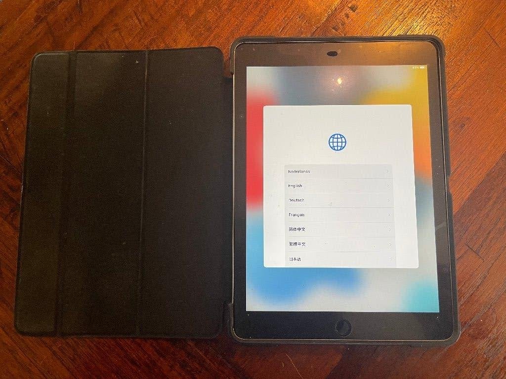 Ipad air 2 met stevige hoes, 64 GB, Computers en Software, Apple iPads, Apple iPad Air, 11 inch, Ophalen of Verzenden, Zo goed als nieuw