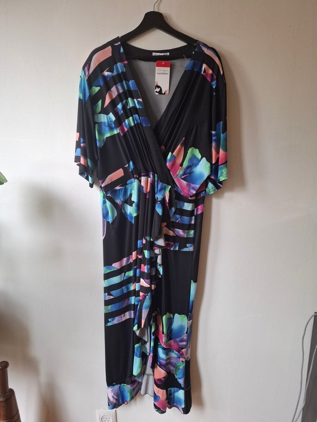 Magna vaste overslag jurk met roezelrand maat: 52/54, Kleding | Dames, Mvt, Blauw, Jurk, Nieuw
