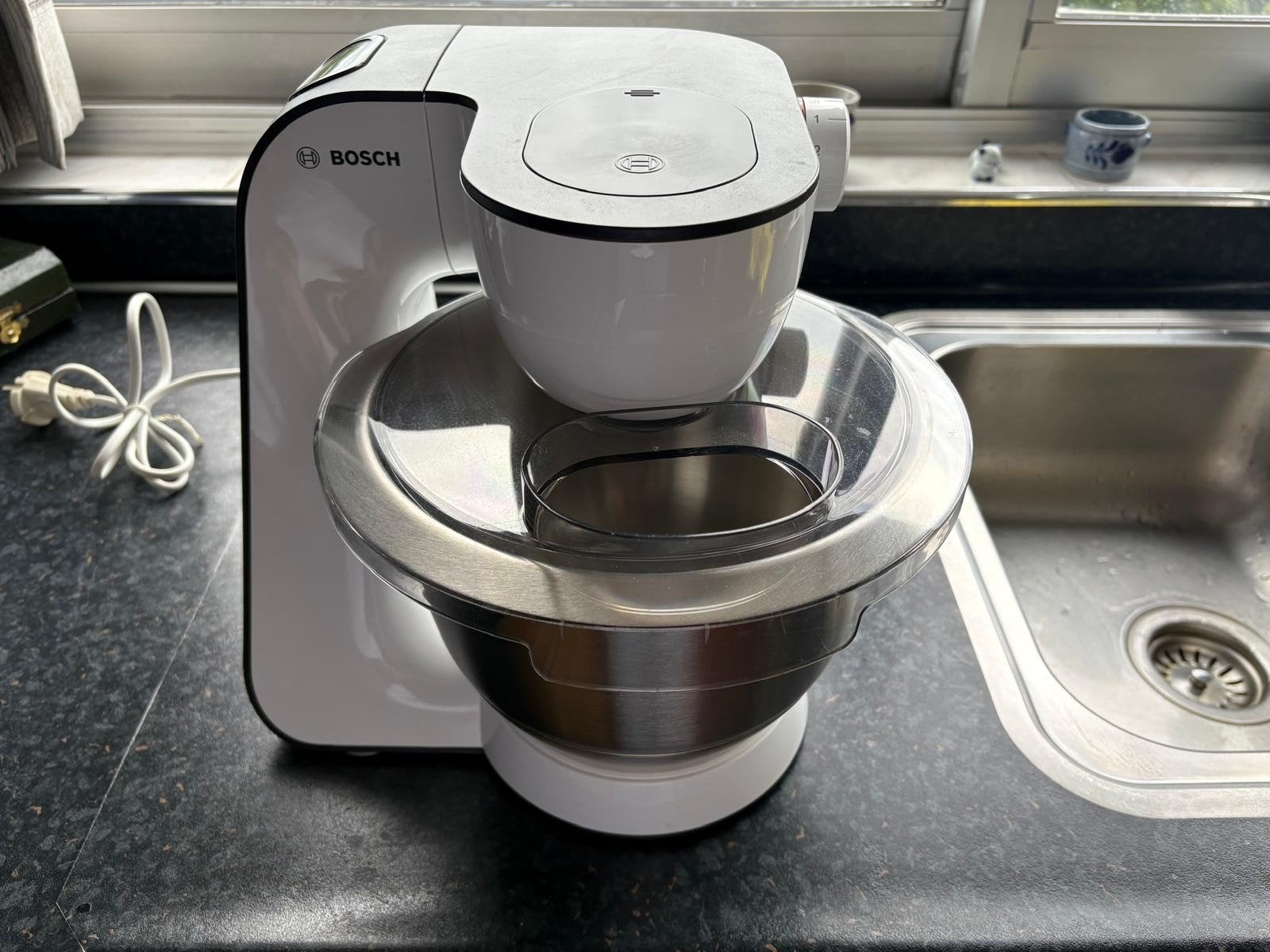 Bosch MUM Serie 2 keukenmachine met accessoires, Witgoed en Apparatuur, Ophalen, 1 tot 2 liter, 3 snelheden of meer, Zo goed als nieuw