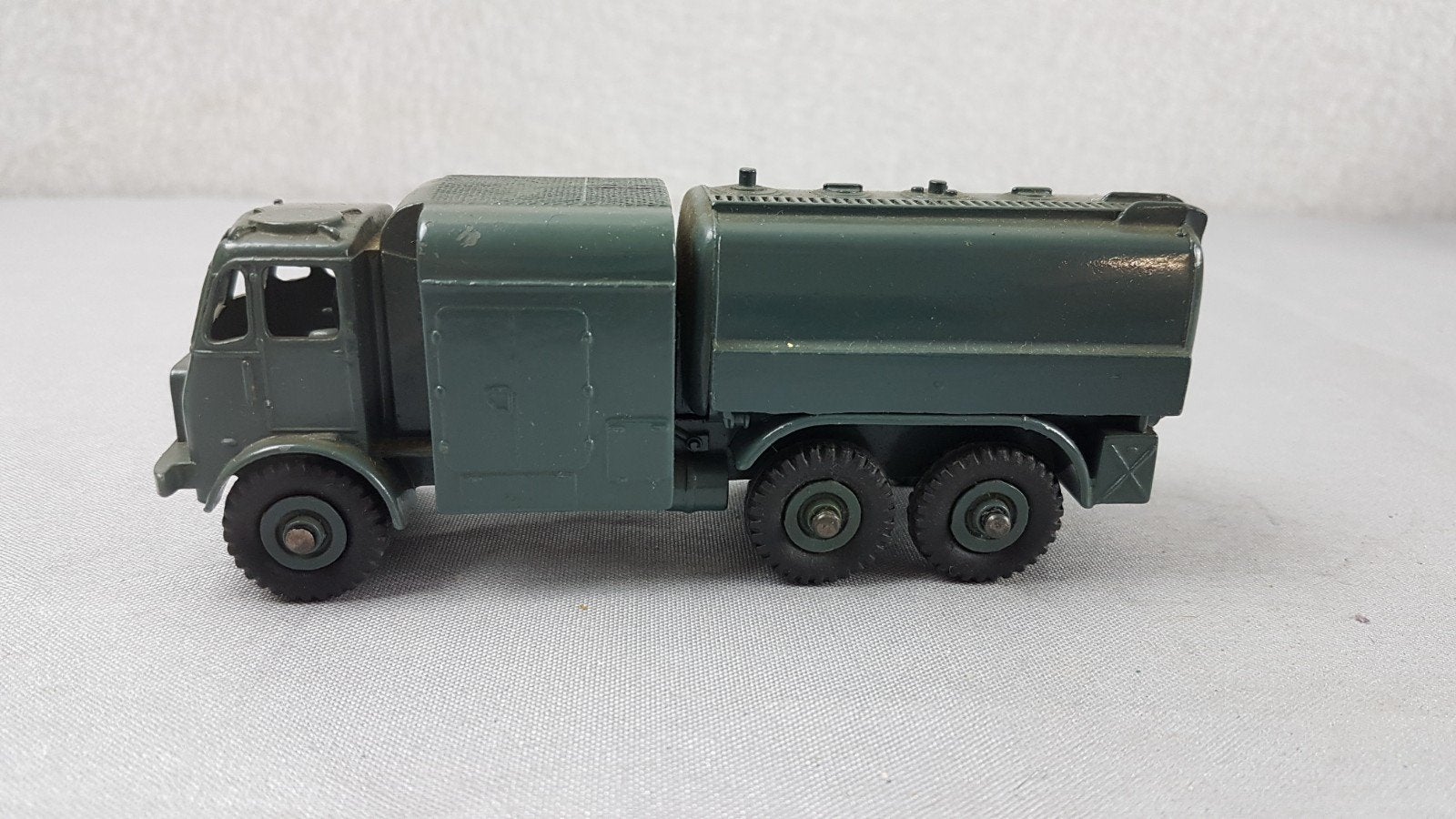 Dinky Supertoys 642 RAF Pressure Refueller Tankwagen, Ophalen of Verzenden, Gebruikt, Bus of Vrachtwagen