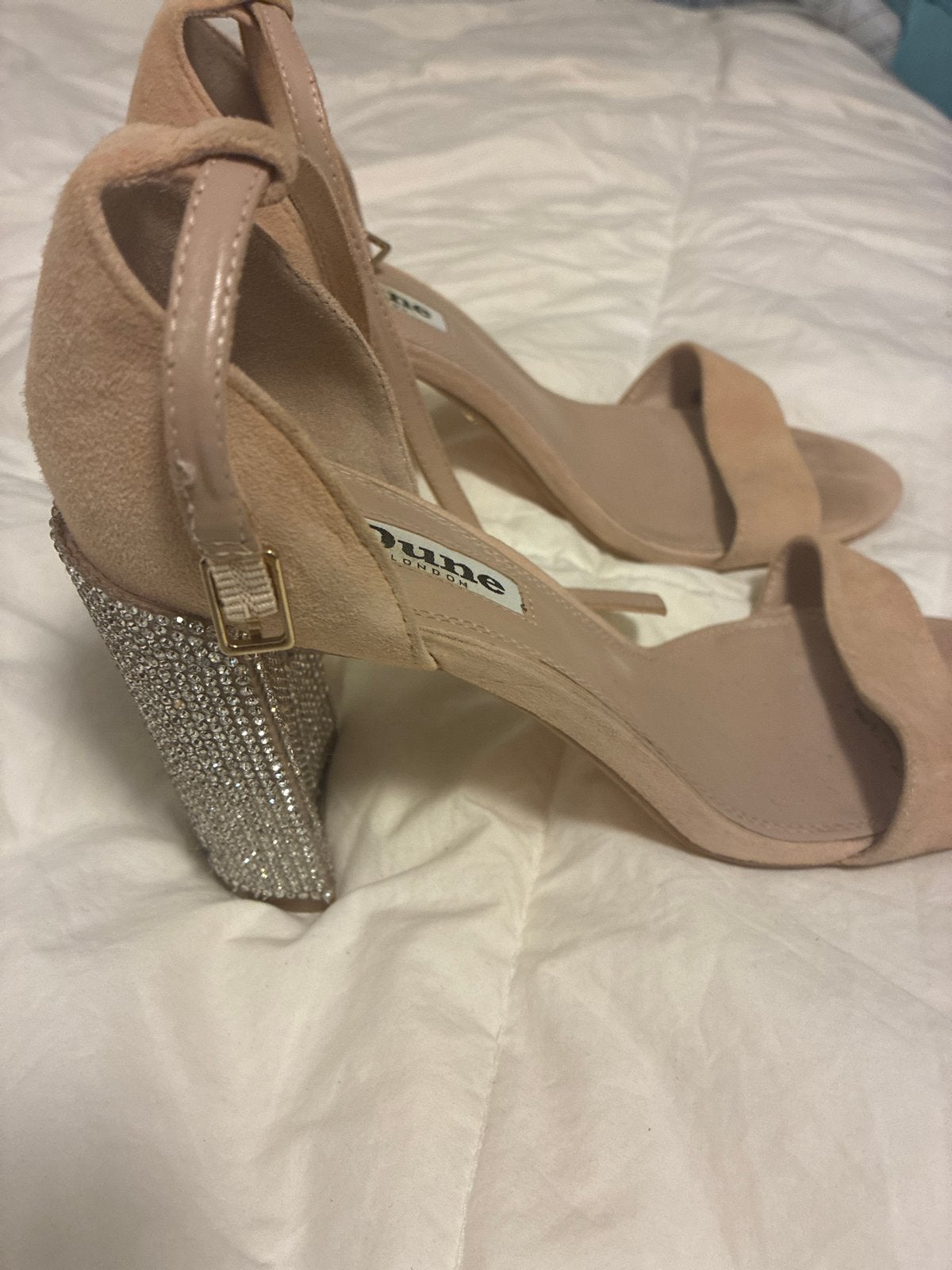 Dune London Sandalen met hak en strass detail, Ophalen of Verzenden, Zo goed als nieuw, Beige, Sandalen of Muiltjes